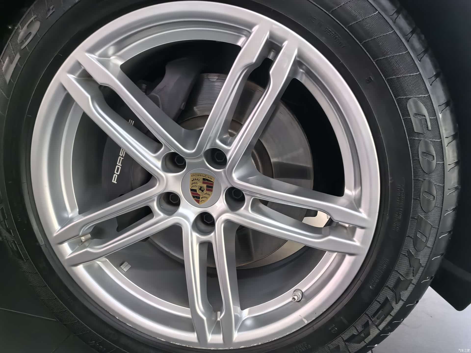 Porsche Macan, 2025 13