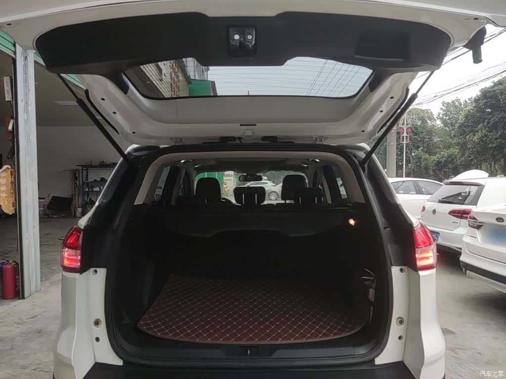 Ford Kuga, 2015 19