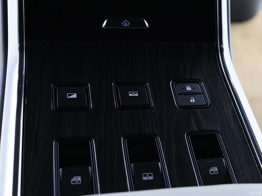 Lexus LM, 2020 9
