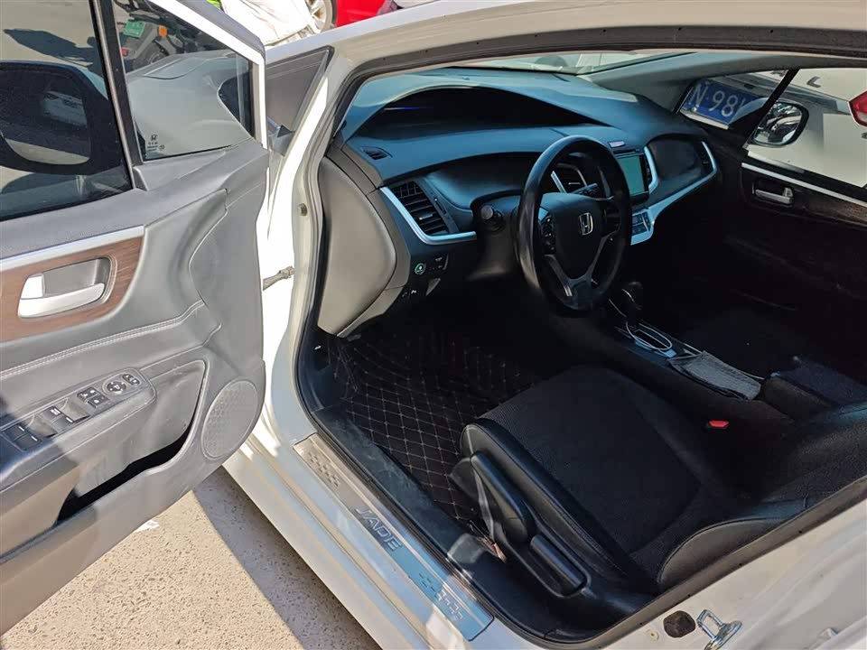 Honda Jade