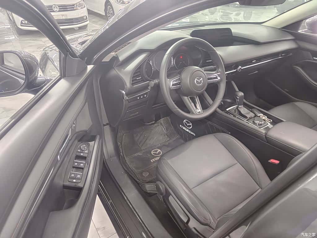 Mazda Mazda3, 2022 14