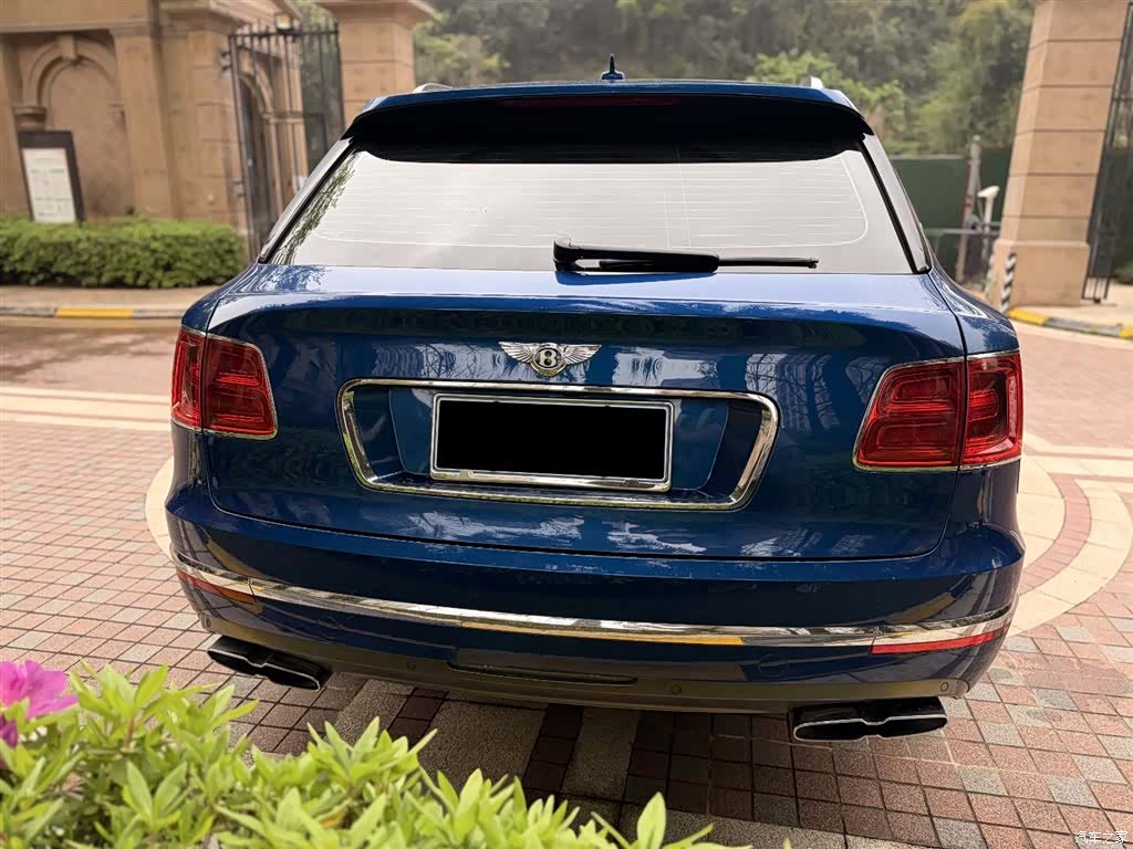 Bentley Bentayga, 2017 6