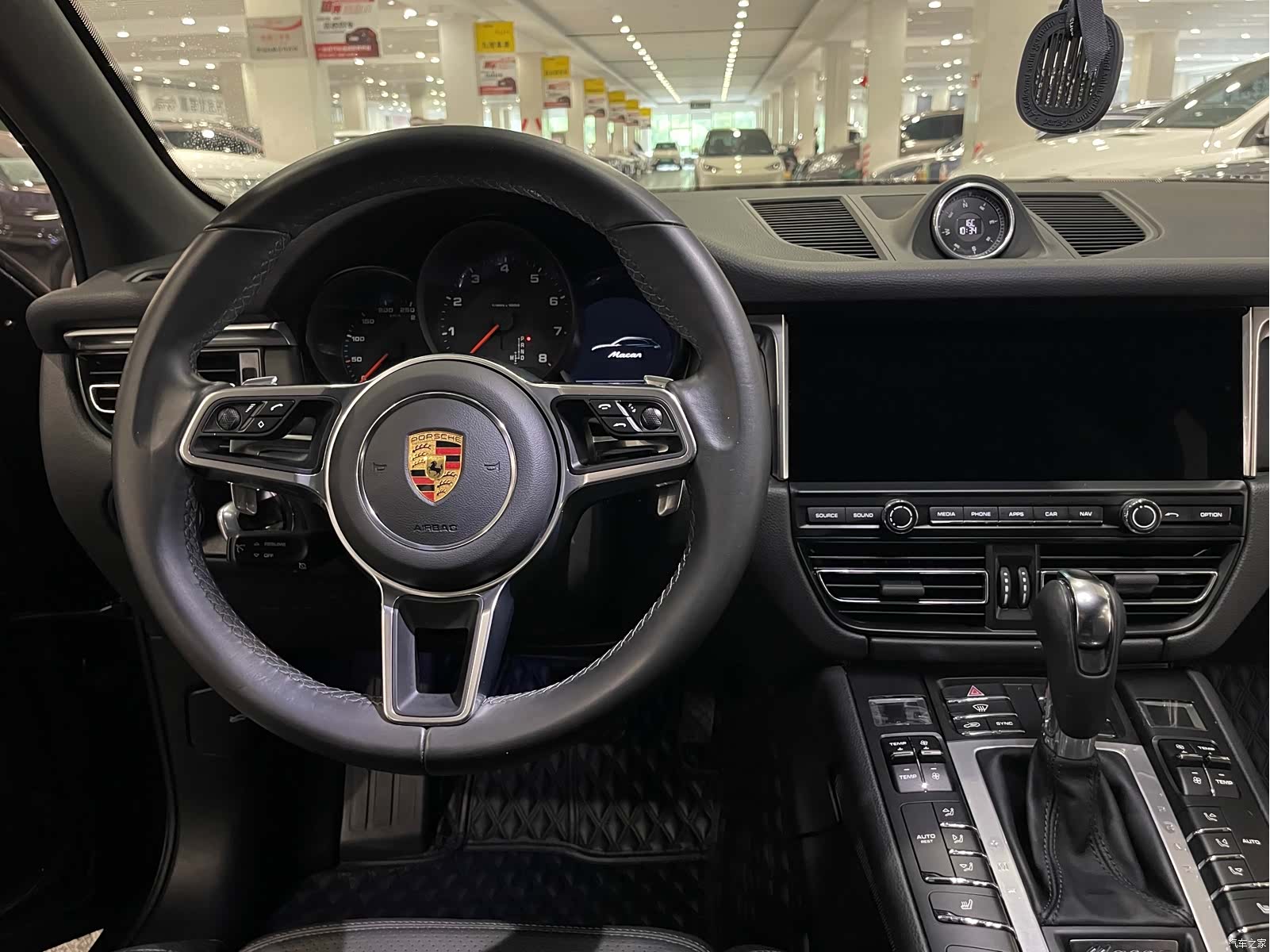 Porsche Macan, 2021 11