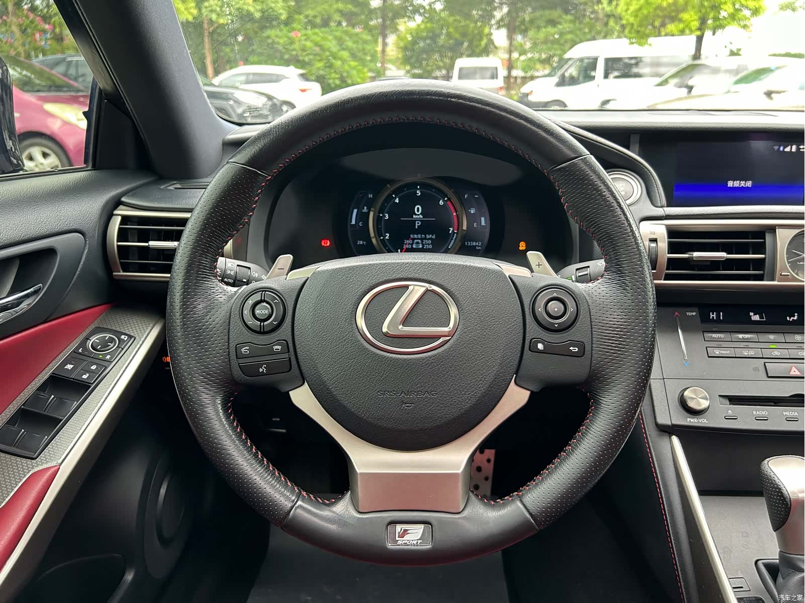 Lexus IS, 2016 18