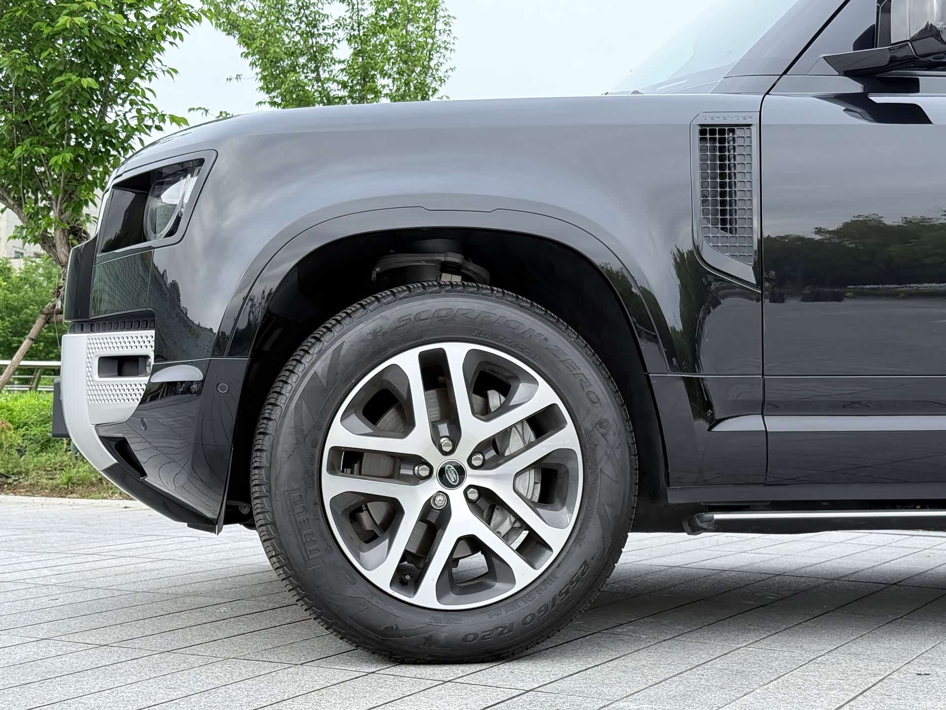 Land Rover Defender, 2024 24
