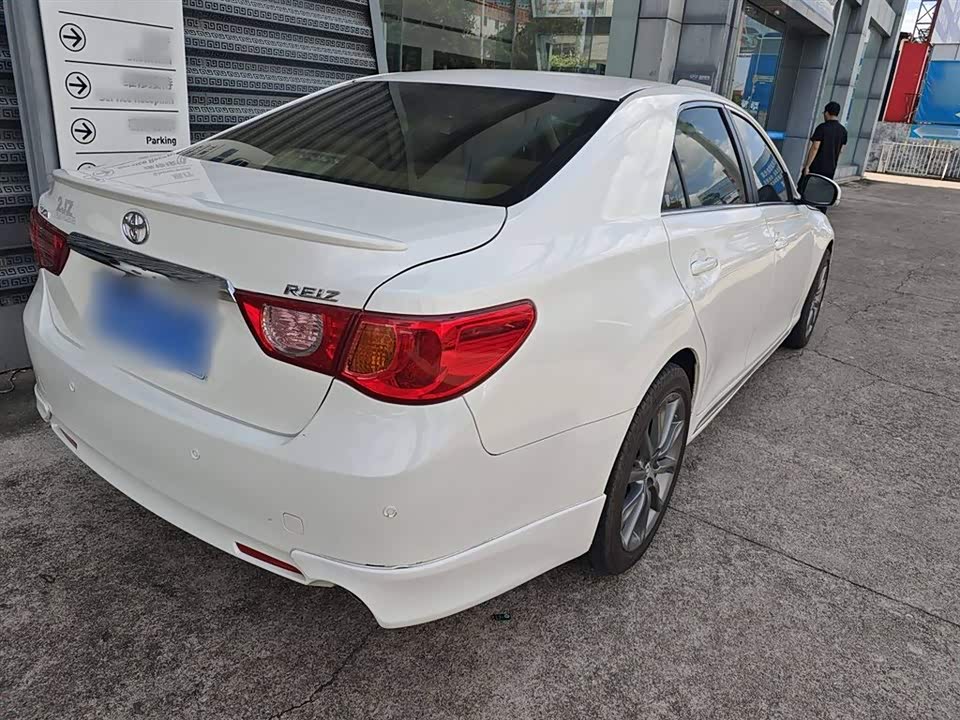 Toyota Reiz Toyota Reiz