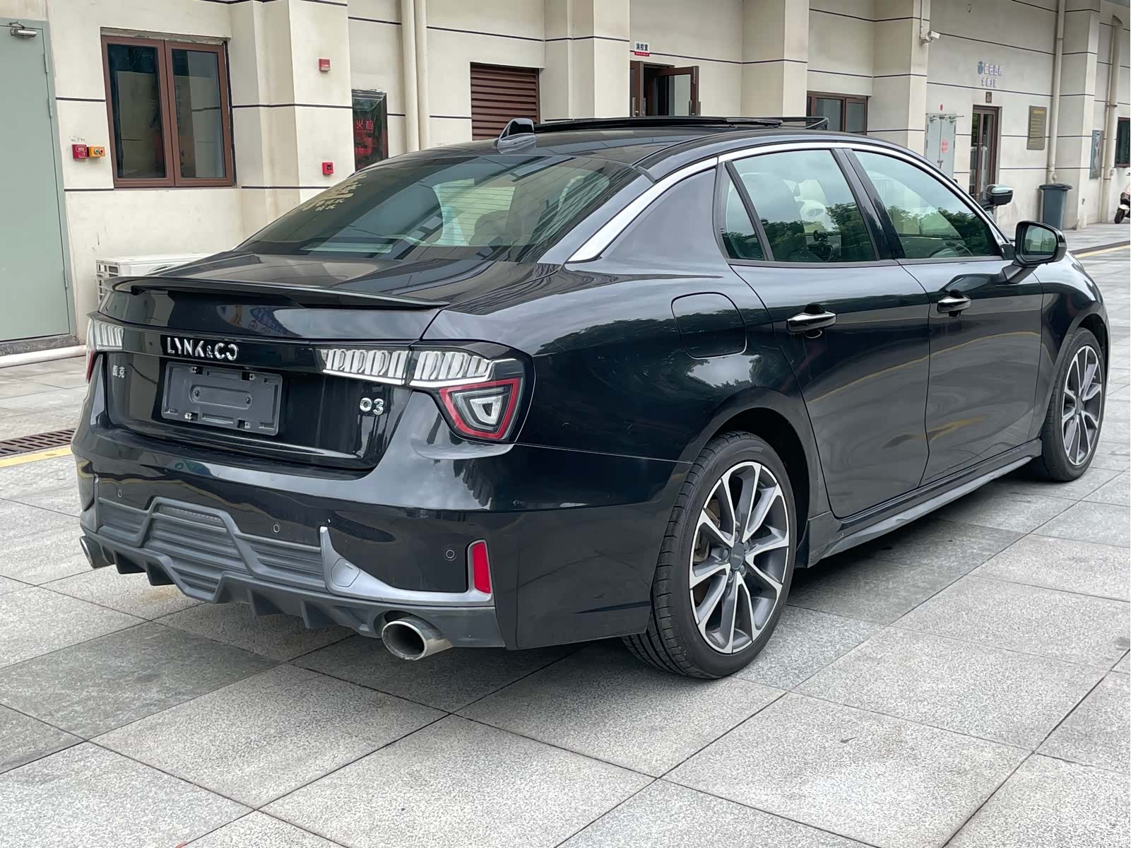 Lynk & Co 01, 2019 все фото