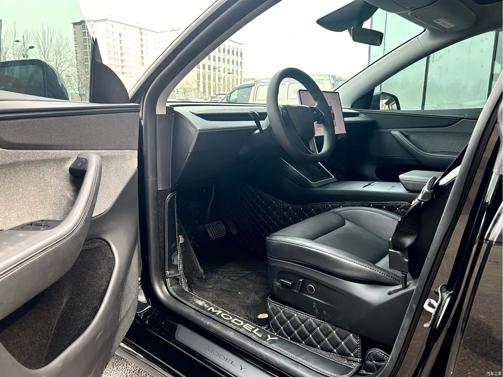 Tesla Model Y, 2026 9