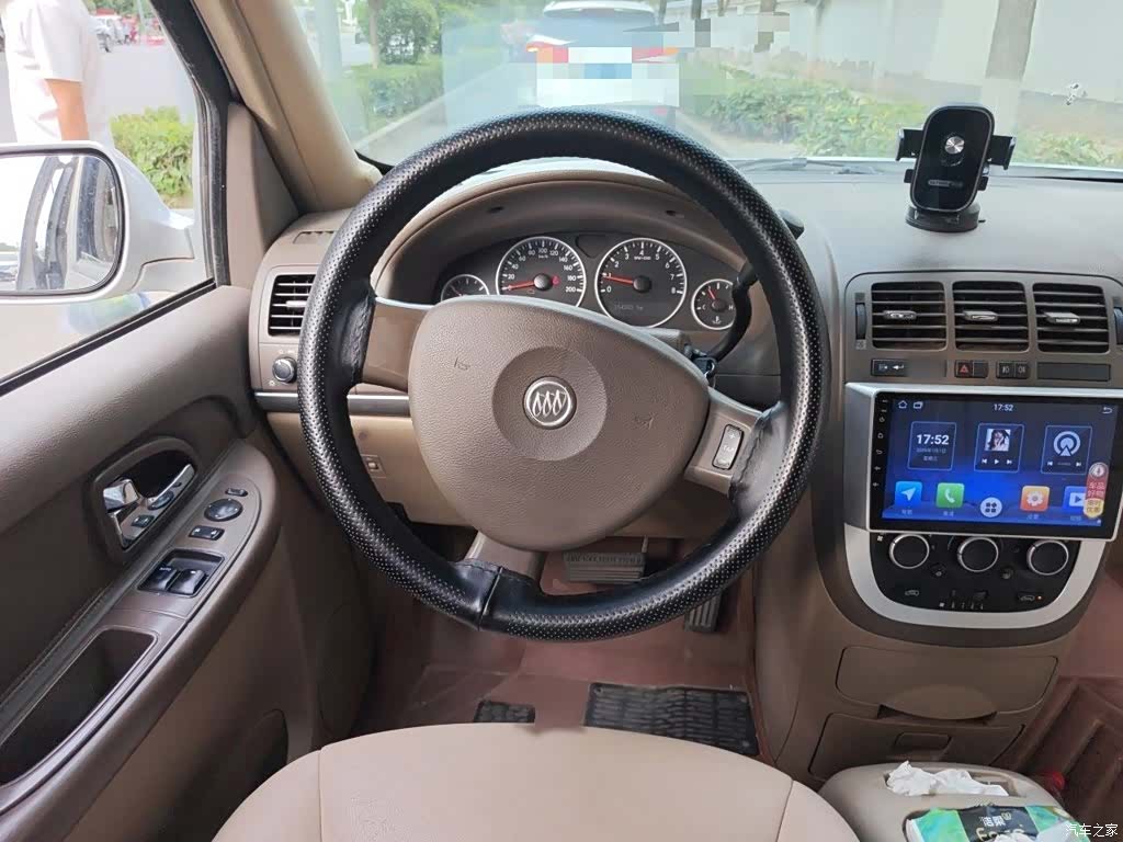 Buick GL8, 2014 3