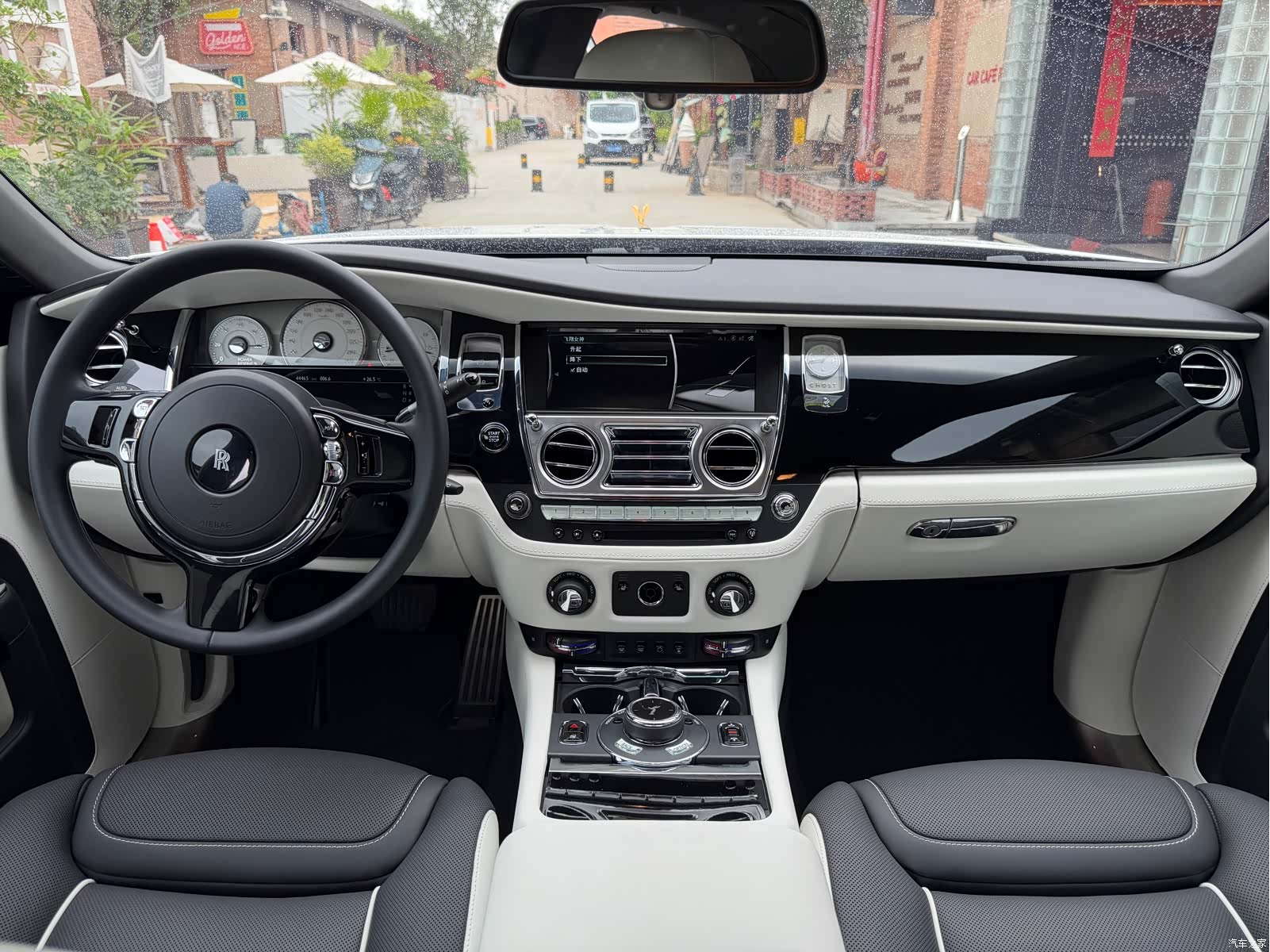 Rolls-Royce Ghost, 2018 12