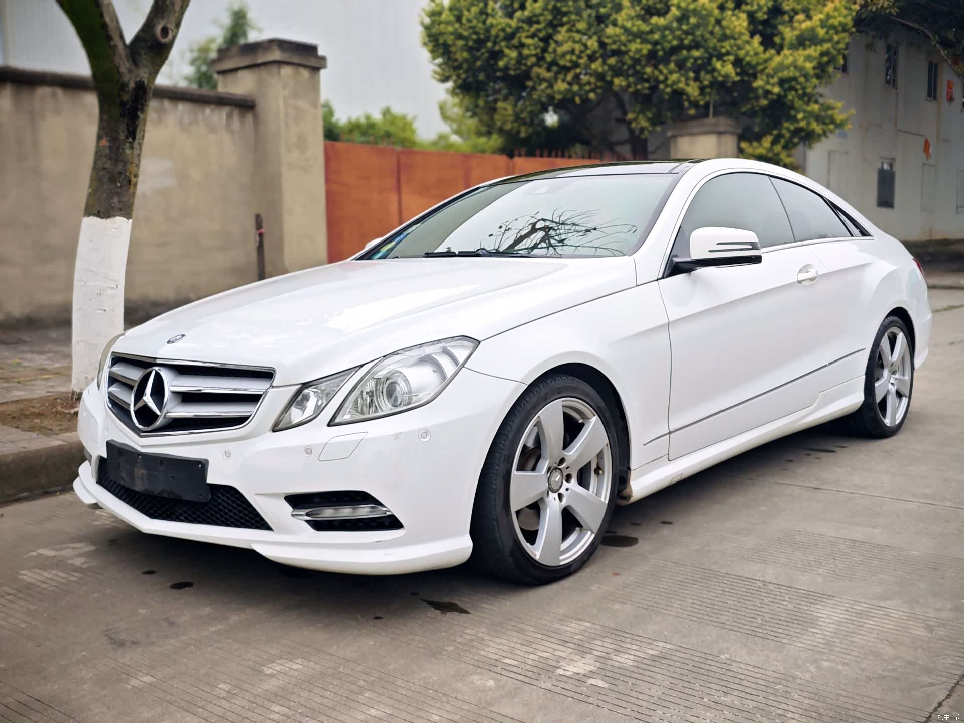 Mercedes-Benz E-Class, 2013 1