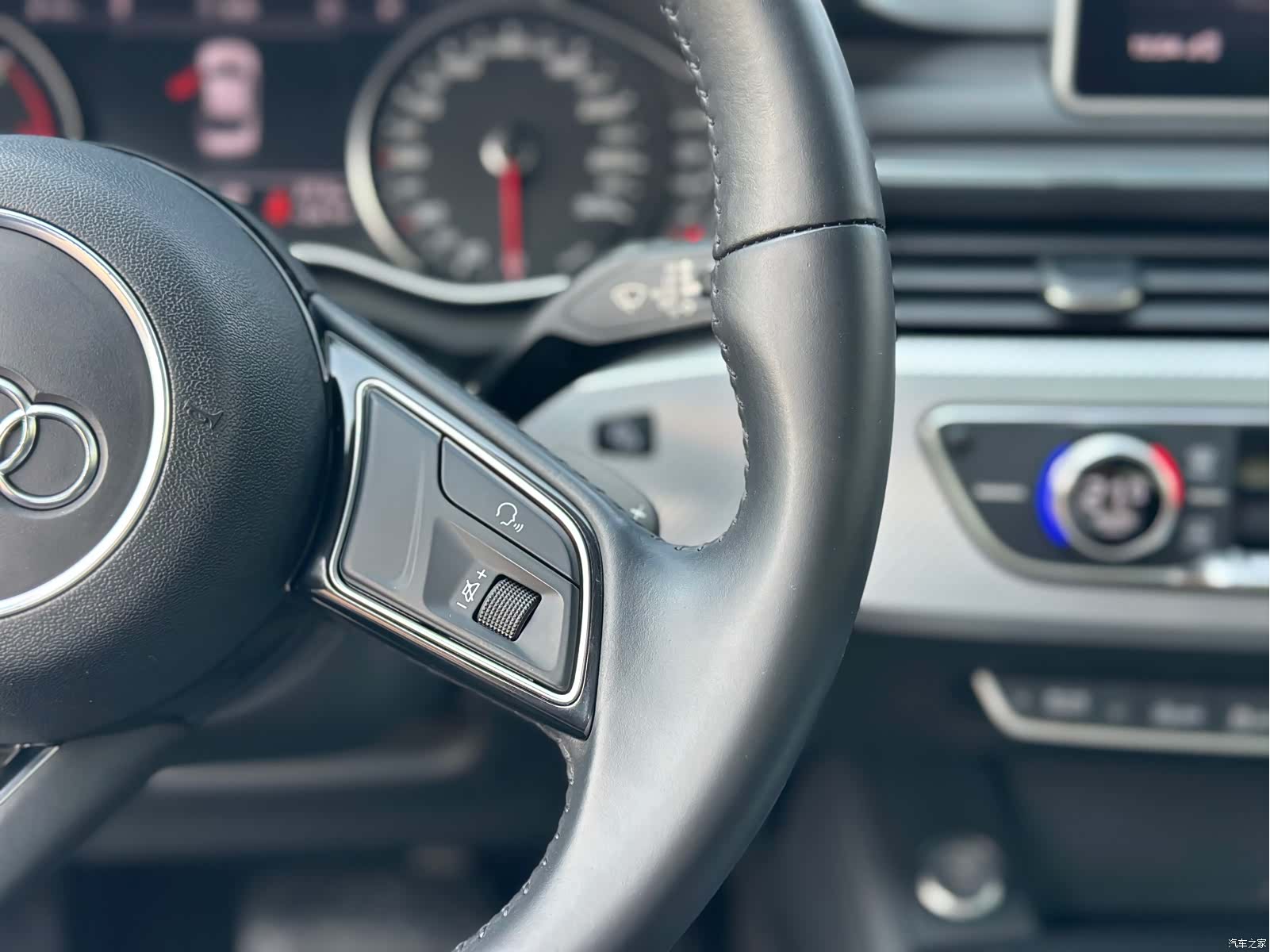 Audi A4L, 2018 11