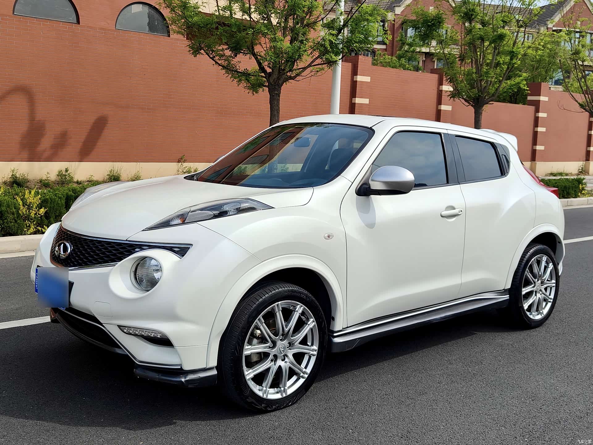 Infiniti ESQ