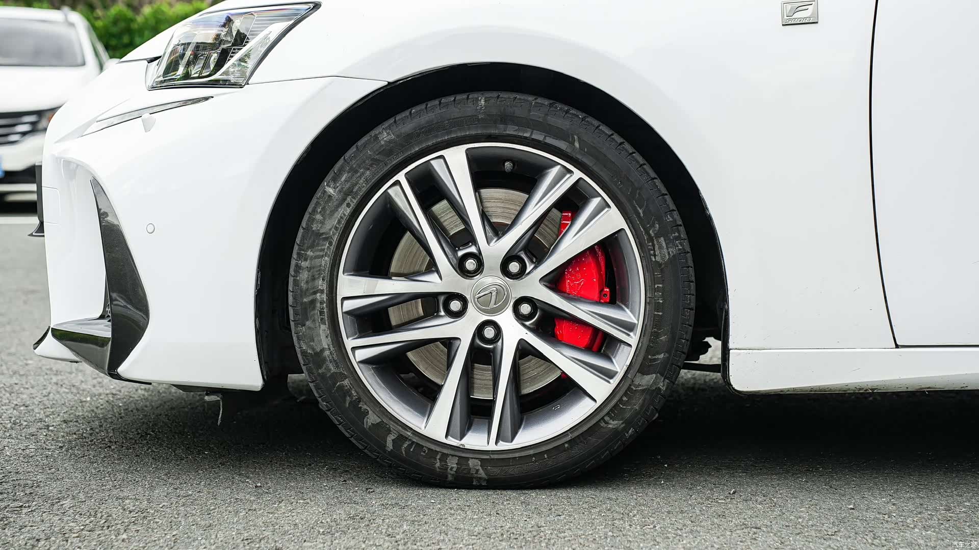 Lexus IS, 2018 8