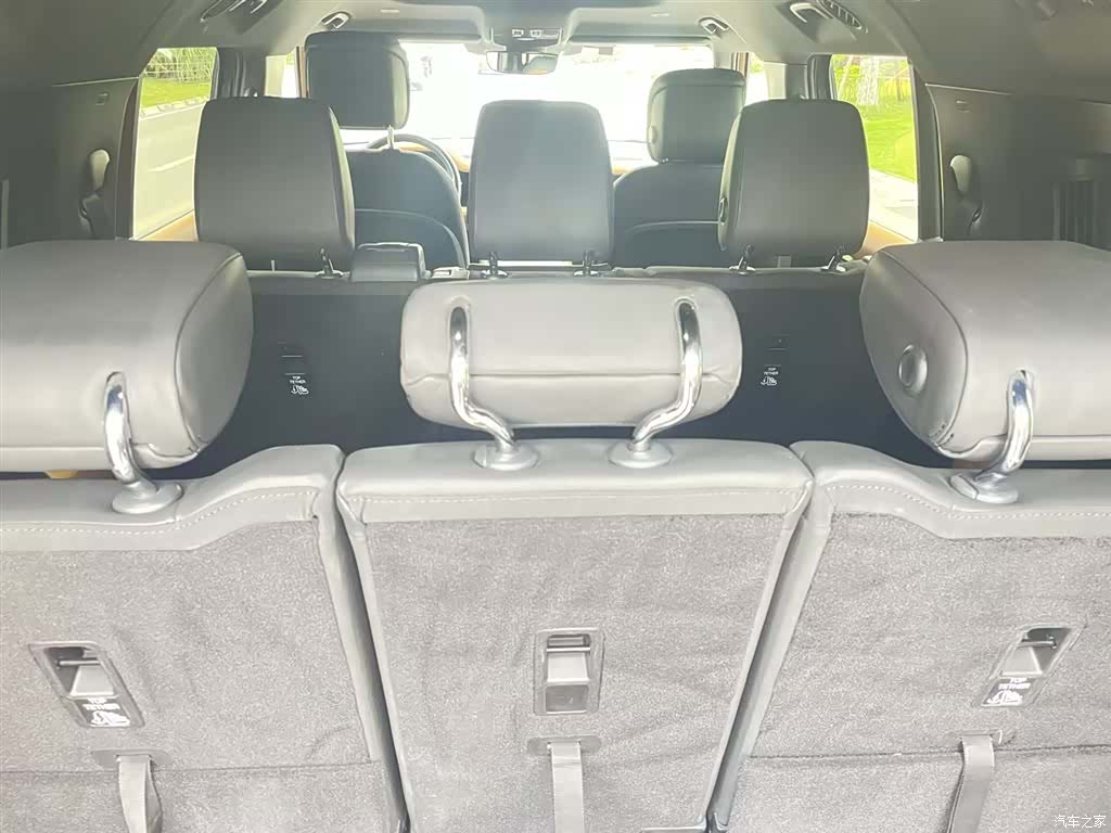 Land Rover Defender, 2023 19