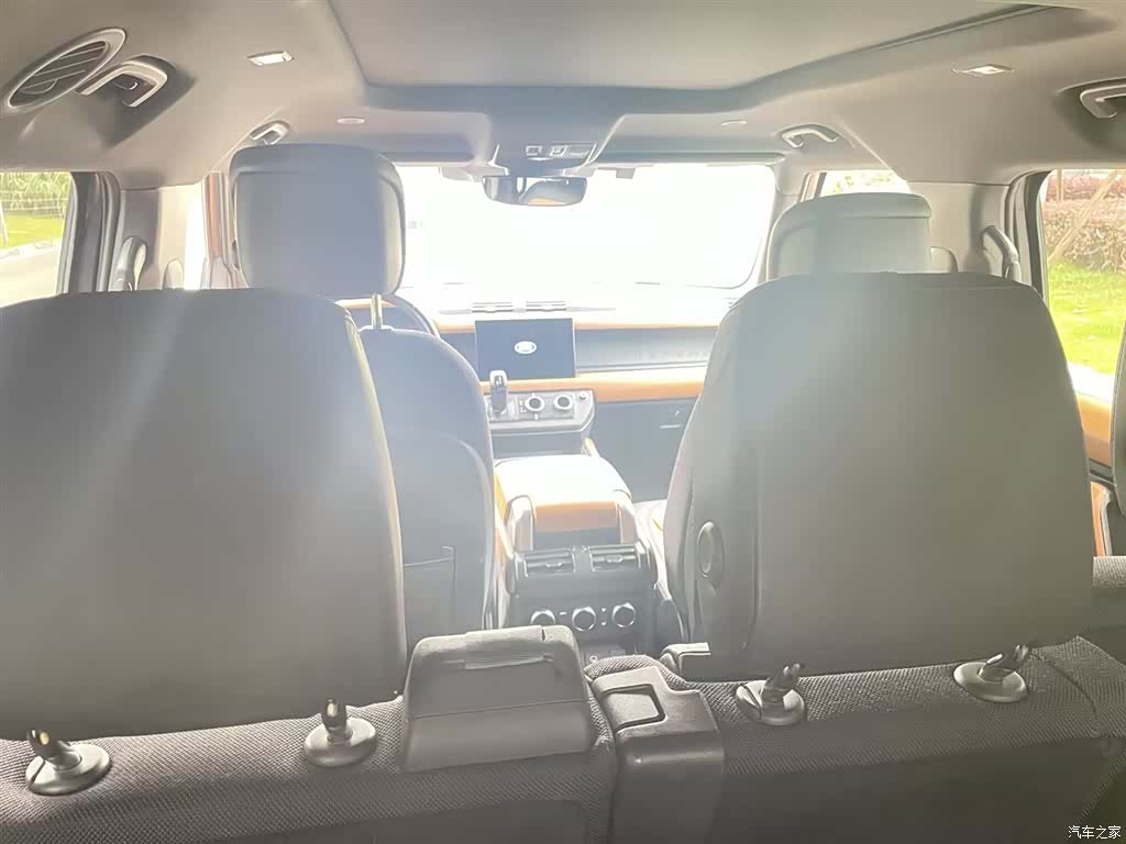 Land Rover Defender, 2023 20