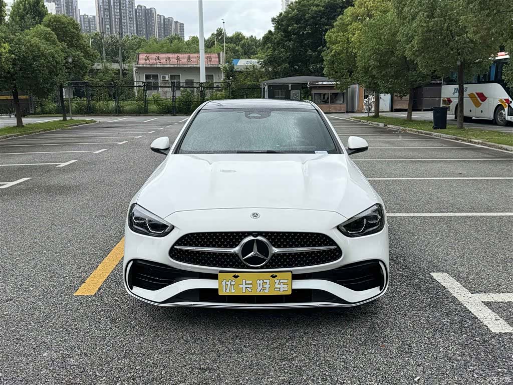 Mercedes-Benz C-Class, 2025 3