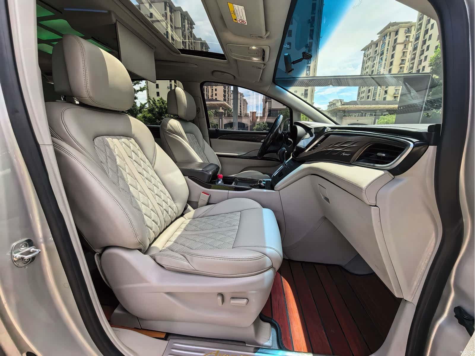 Buick GL8, 2020 6