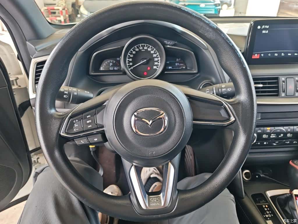 Mazda CX-4, 2019 11