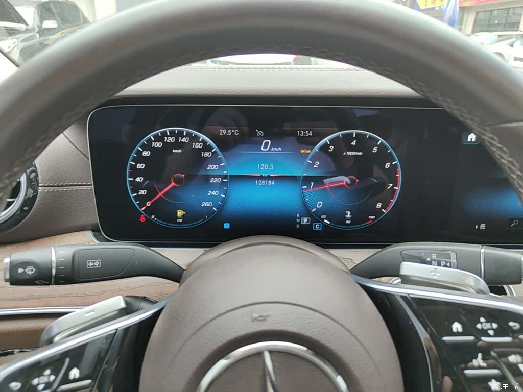 Mercedes-Benz E-Class, 2022 12