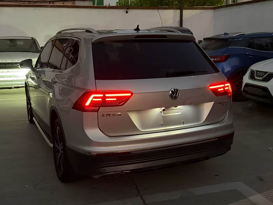 Volkswagen Tiguan L