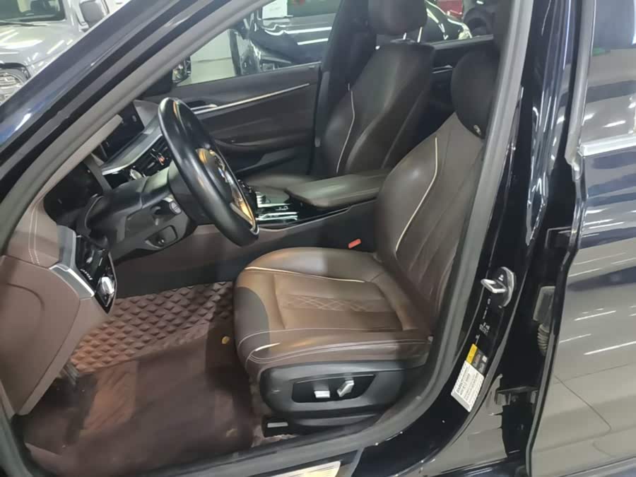 BMW 5 Series New Energy 2021, фото 14