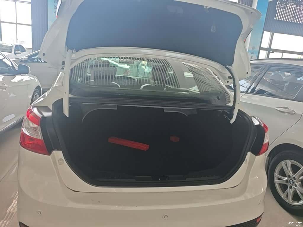 Ford Focus, 2015 19