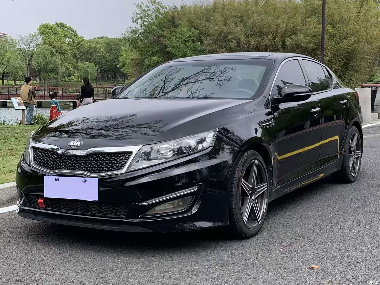 Kia K5, 2011 1