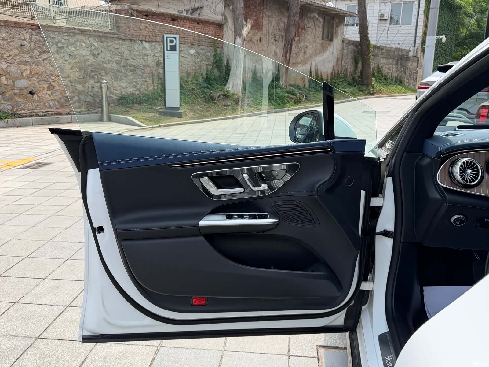 Mercedes-Benz EQE, 2025 8
