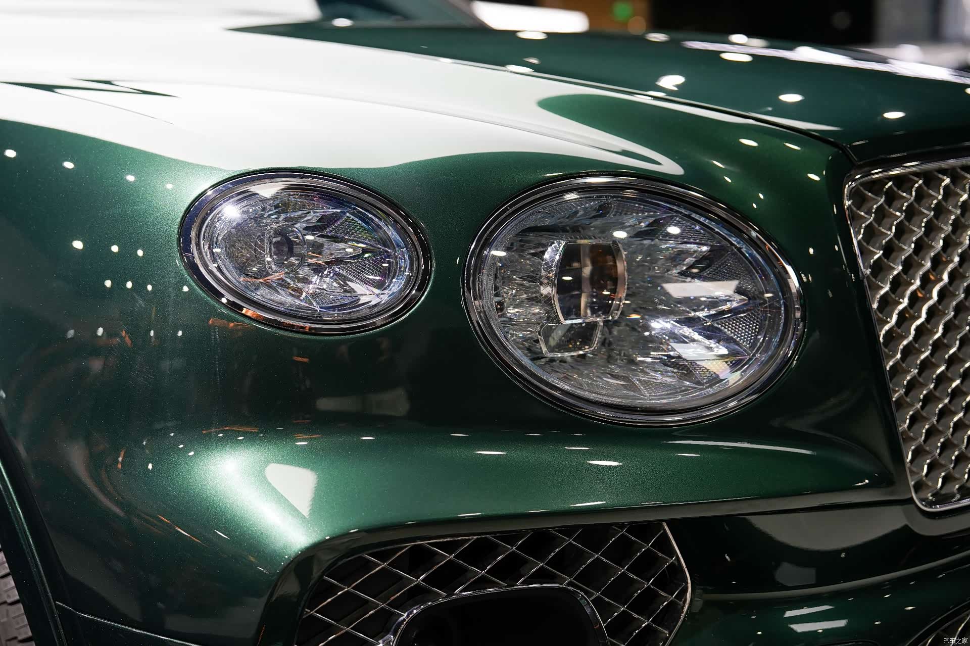 Bentley Bentayga, 2021 8
