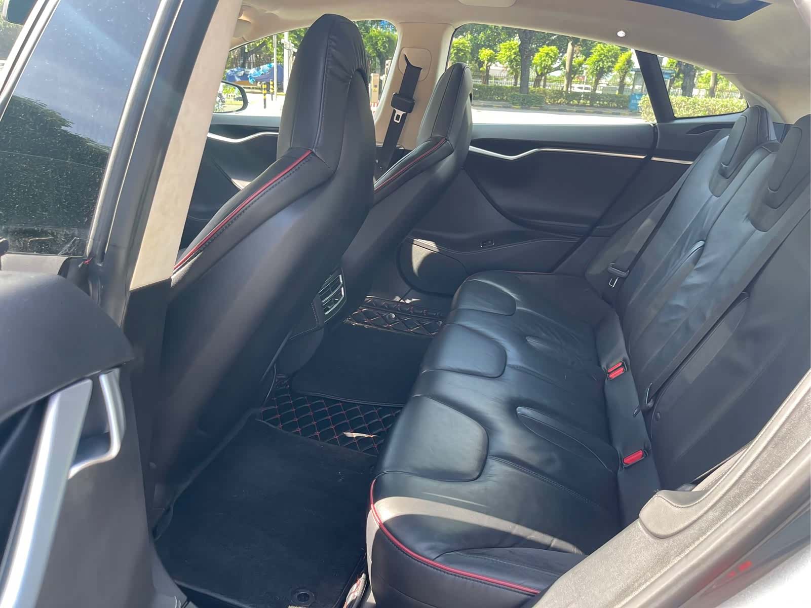 Tesla Model S, 2015 6