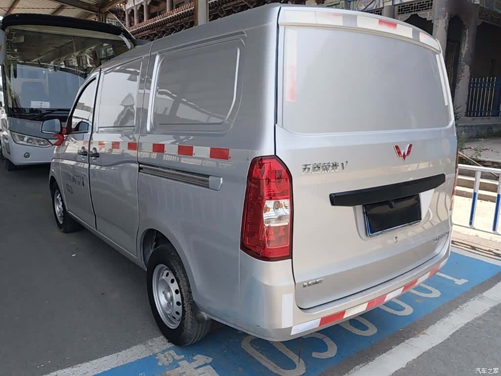 Wuling V, 2020 все фото
