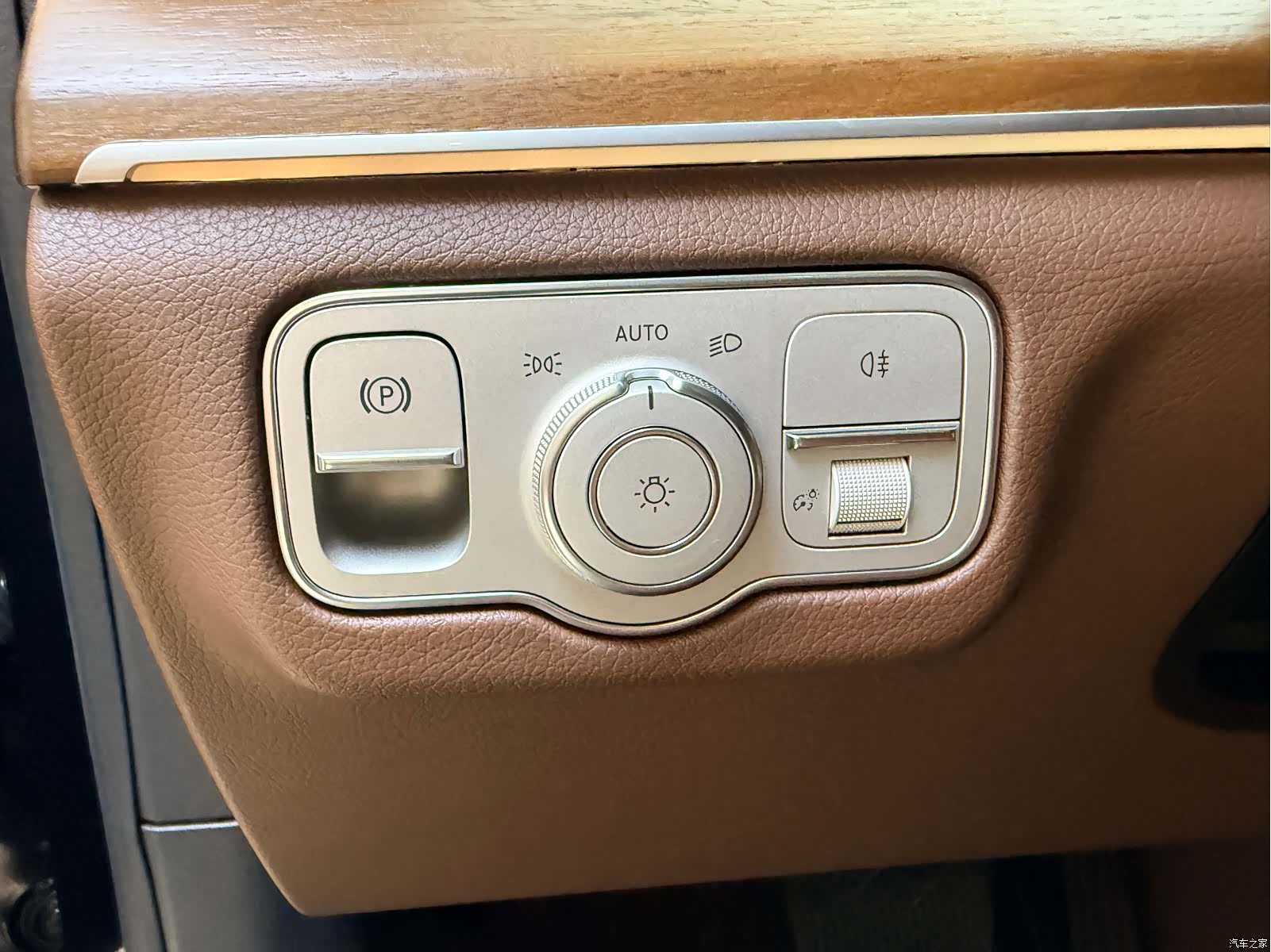 Mercedes-Benz GLE, 2023 19