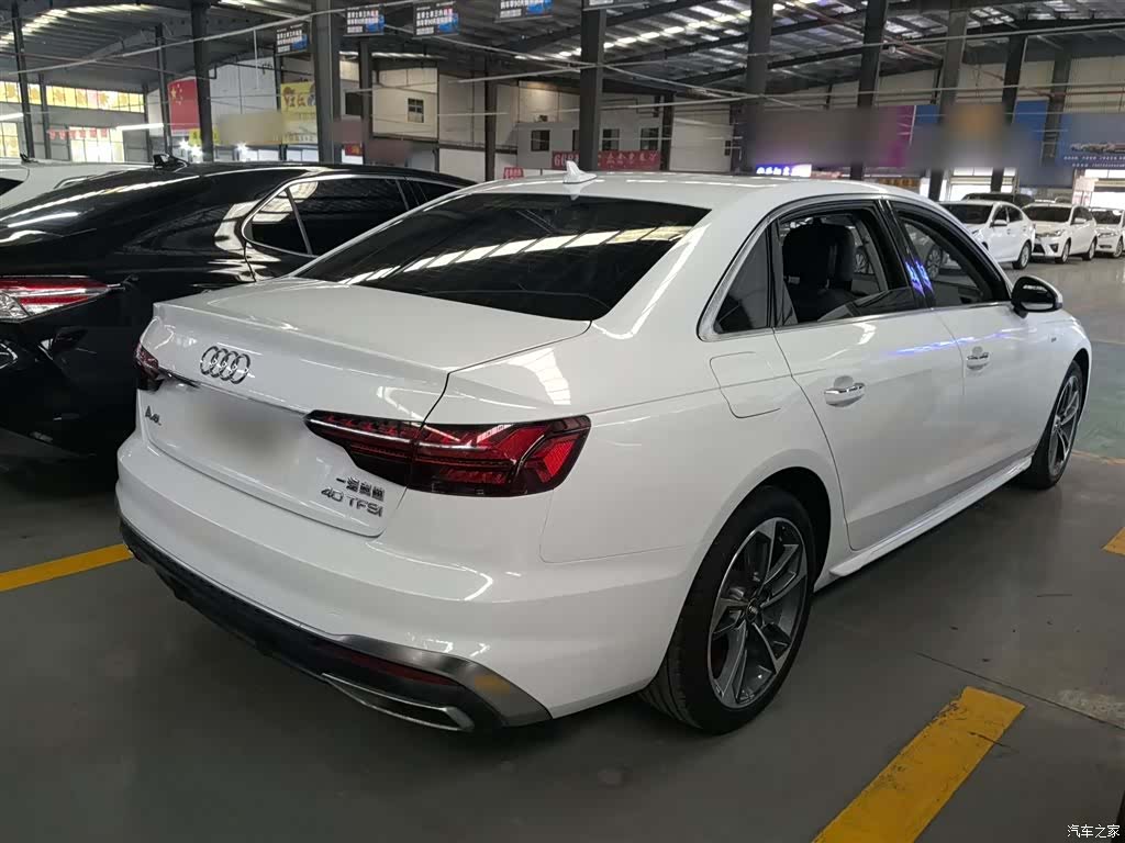 Audi A4L, 2020 все фото