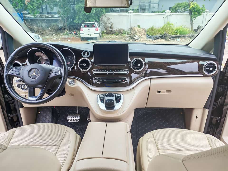 Mercedes-Benz V-class