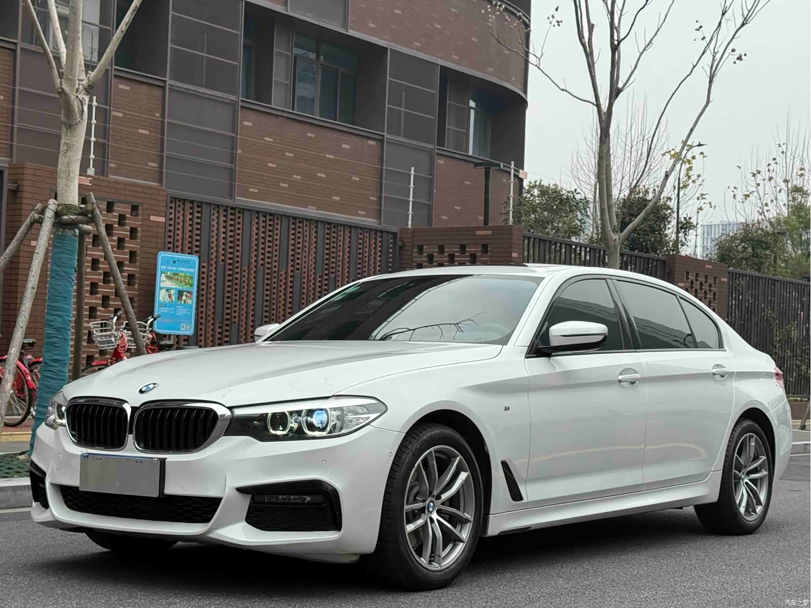 BMW 5 Series, 2019 1