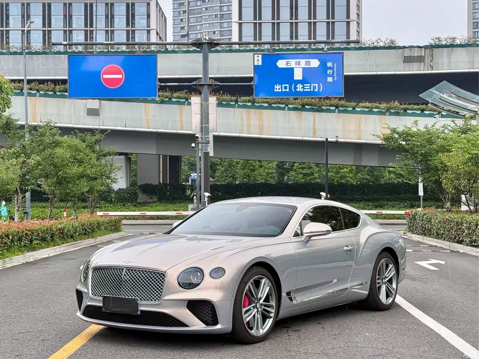 Bentley Continental GT, 2023 3