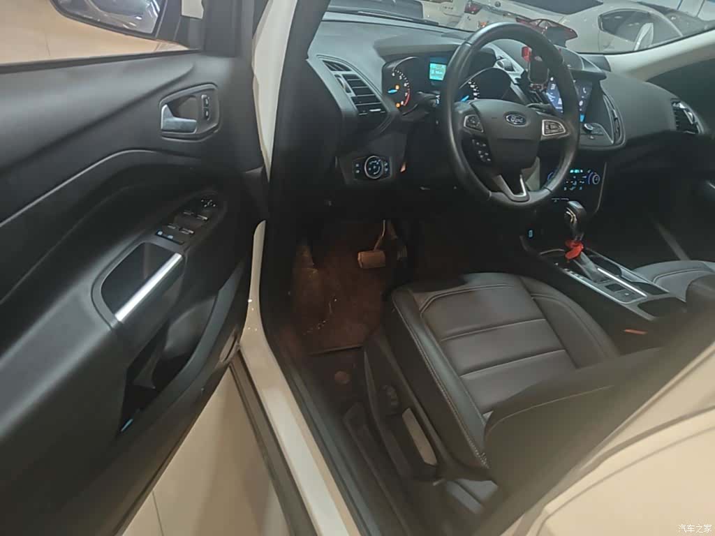 Ford Kuga, 2021 12