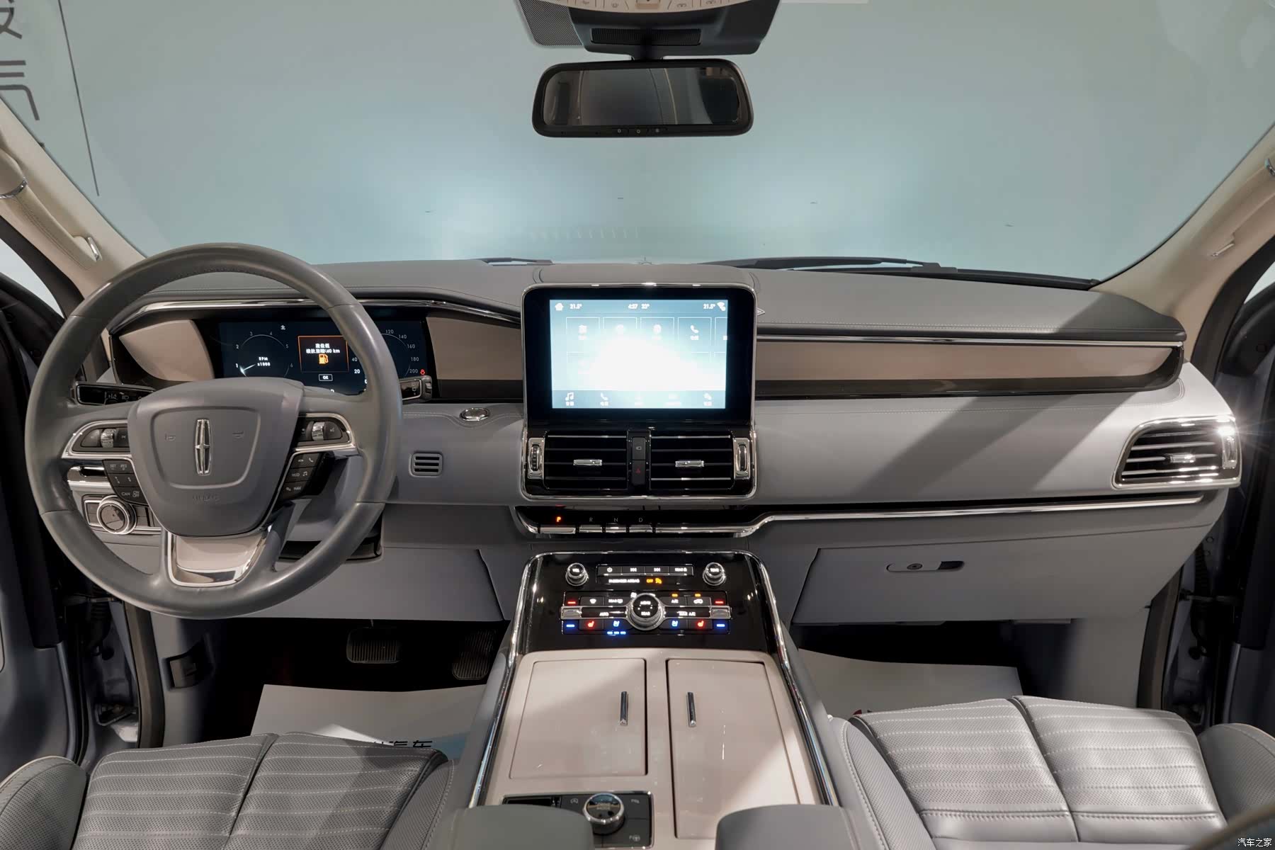 Lincoln Navigator, 2018 все фото