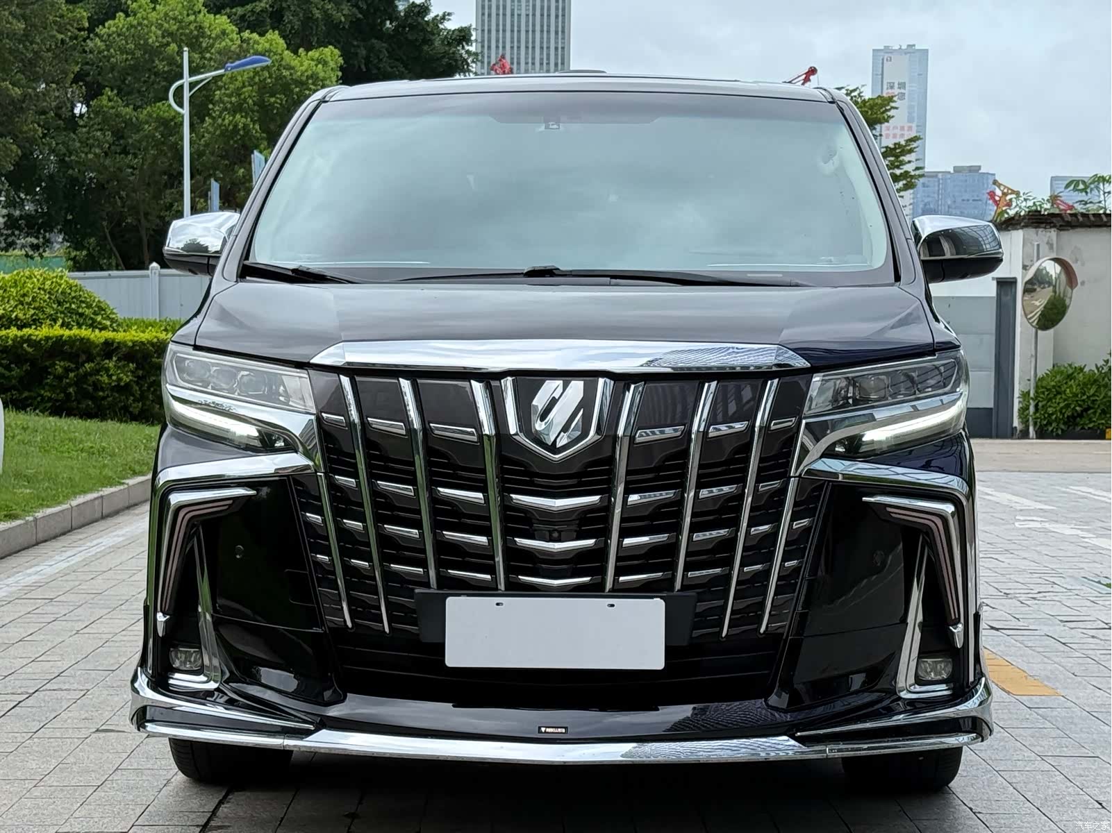 Toyota Alphard, 2018 2