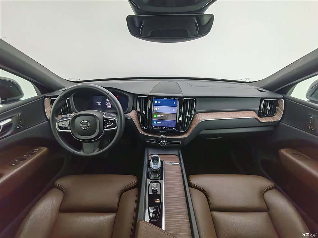 Volvo XC60, 2021 все фото