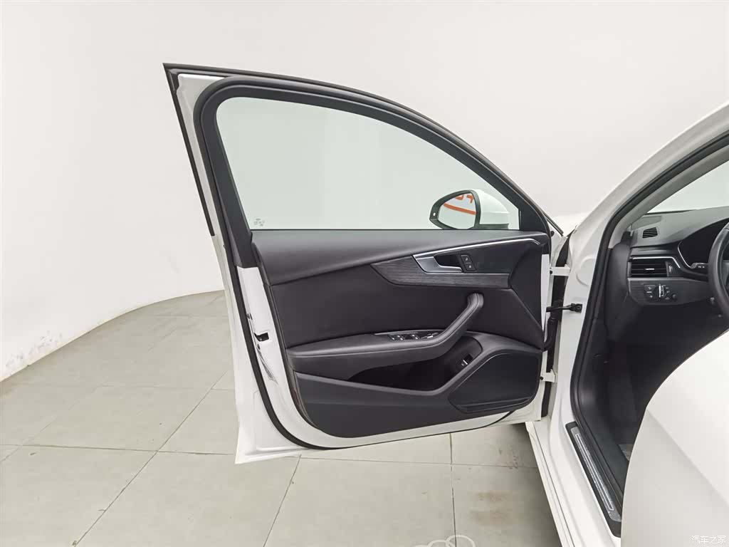 Audi A4L, 2022 8