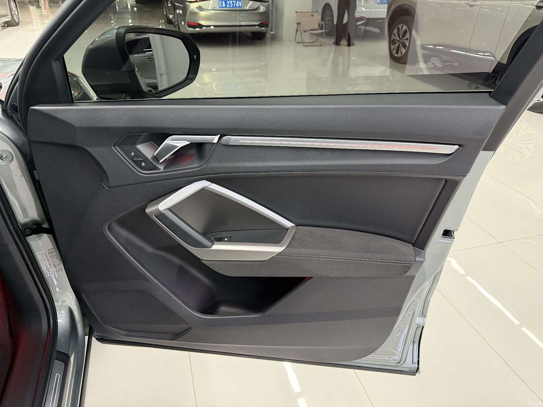 Audi Q3, 2022 все фото