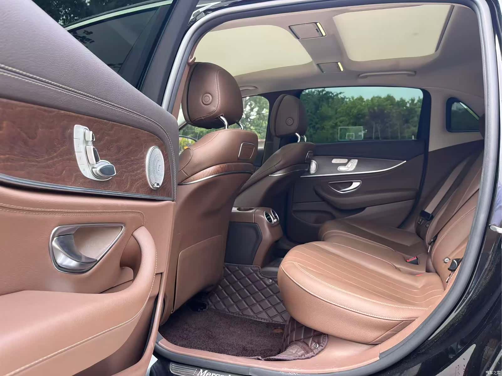 Mercedes-Benz E-Class, 2019 6
