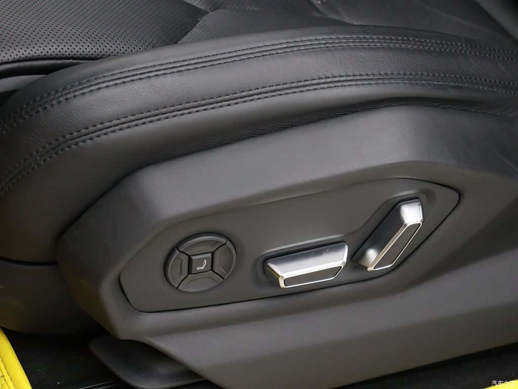 Lamborghini Urus, 2021 4
