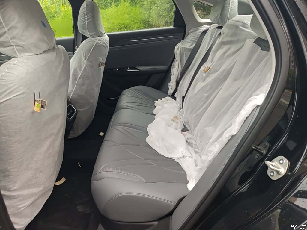 Geely Galaxy L6, 2025 17