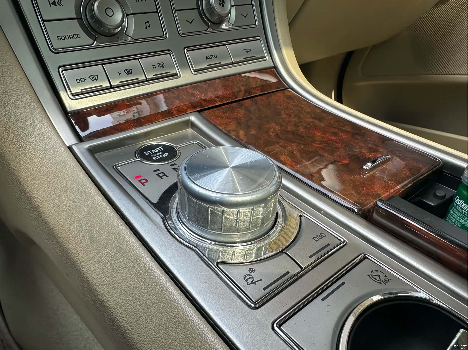 Jaguar XF, 2011 6