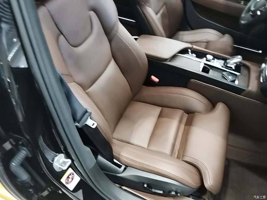 Volvo S90, 2022 25