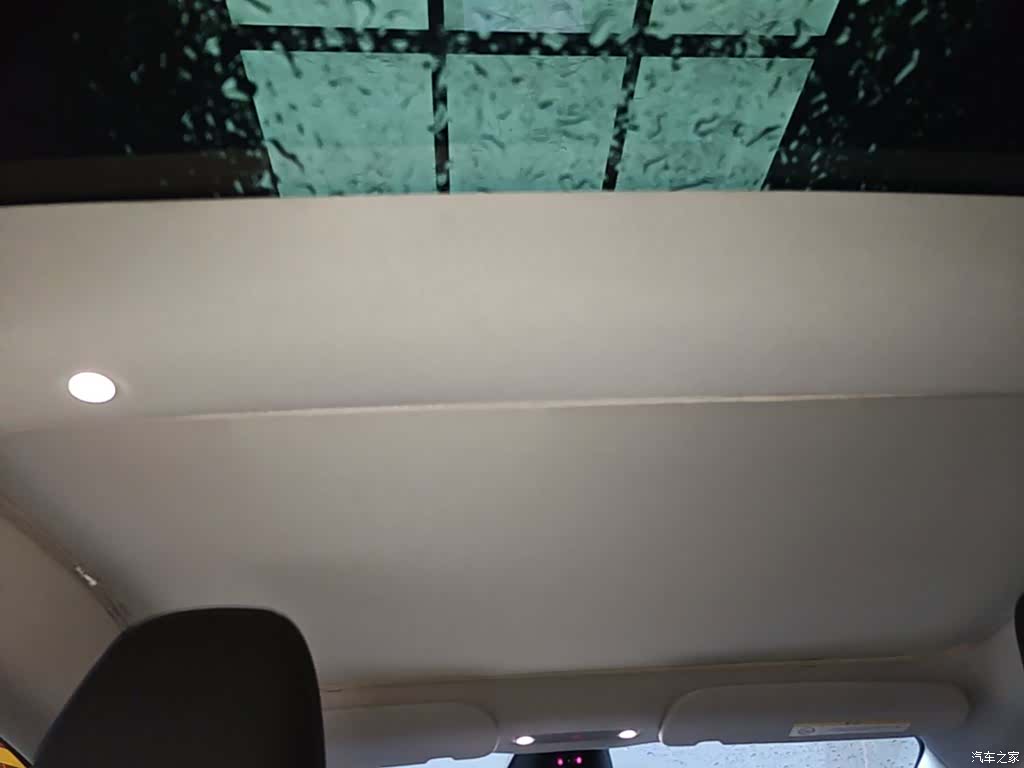 Tesla Model 3, 2025 18