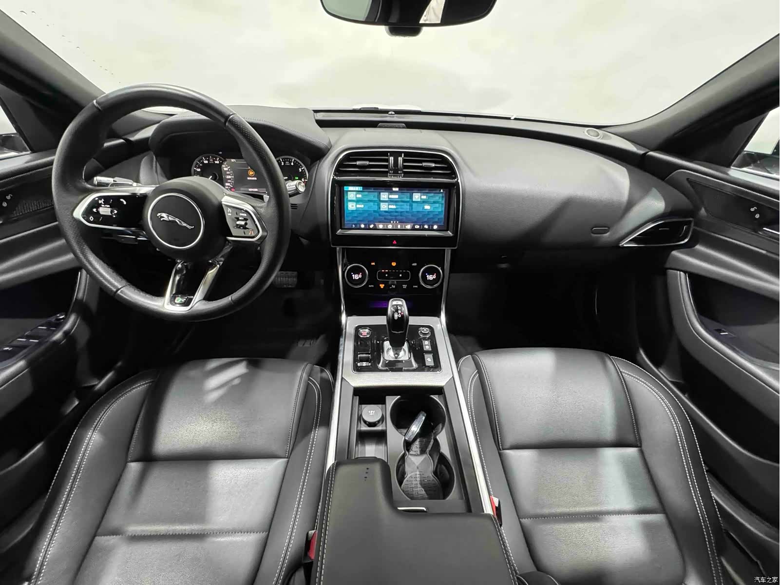 Land Rover XEL, 2021 все фото